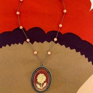Flower necklace cameo style